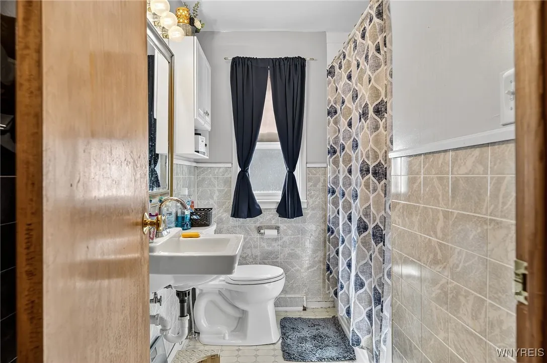 116 Springville Avenue, Amherst, New York 14226, Amherst, New York 14226, 3 Bedrooms Bedrooms, 5 Rooms Rooms,1 BathroomBathrooms,Residential,For Sale,116 Springville Avenue, Amherst, New York 14226,0,B1643836