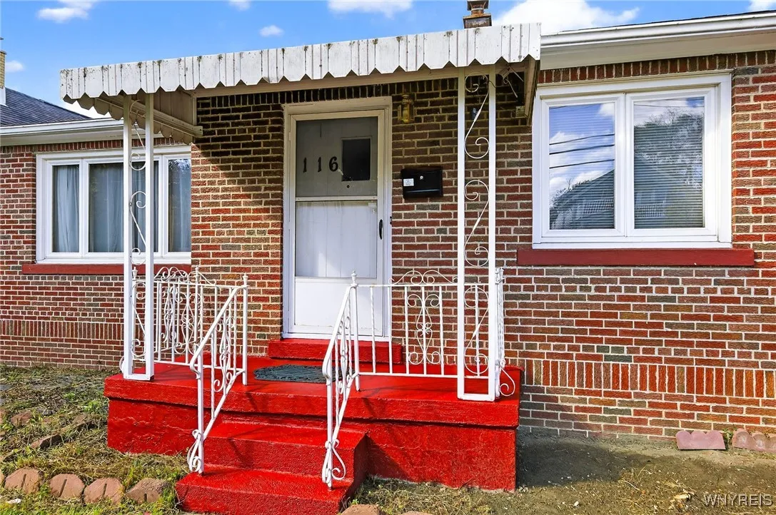 116 Springville Avenue, Amherst, New York 14226, Amherst, New York 14226, 3 Bedrooms Bedrooms, 5 Rooms Rooms,1 BathroomBathrooms,Residential,For Sale,116 Springville Avenue, Amherst, New York 14226,0,B1643836