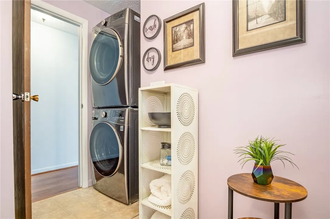 80 Alecia Dr, Greece, New York 14626, Greece, New York 14626, 3 Bedrooms Bedrooms, 6 Rooms Rooms,1 BathroomBathrooms,Residential,Closed,80 Alecia Dr, Greece, New York 14626,0,R1642732