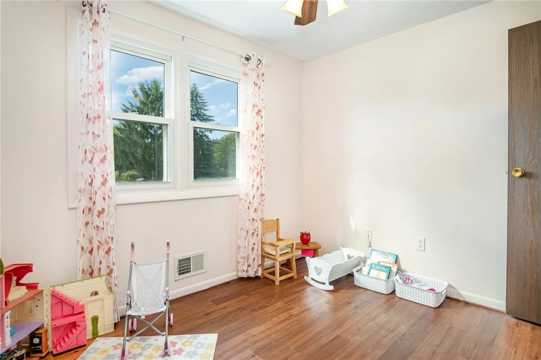 80 Alecia Dr, Greece, New York 14626, Greece, New York 14626, 3 Bedrooms Bedrooms, 6 Rooms Rooms,1 BathroomBathrooms,Residential,Closed,80 Alecia Dr, Greece, New York 14626,0,R1642732