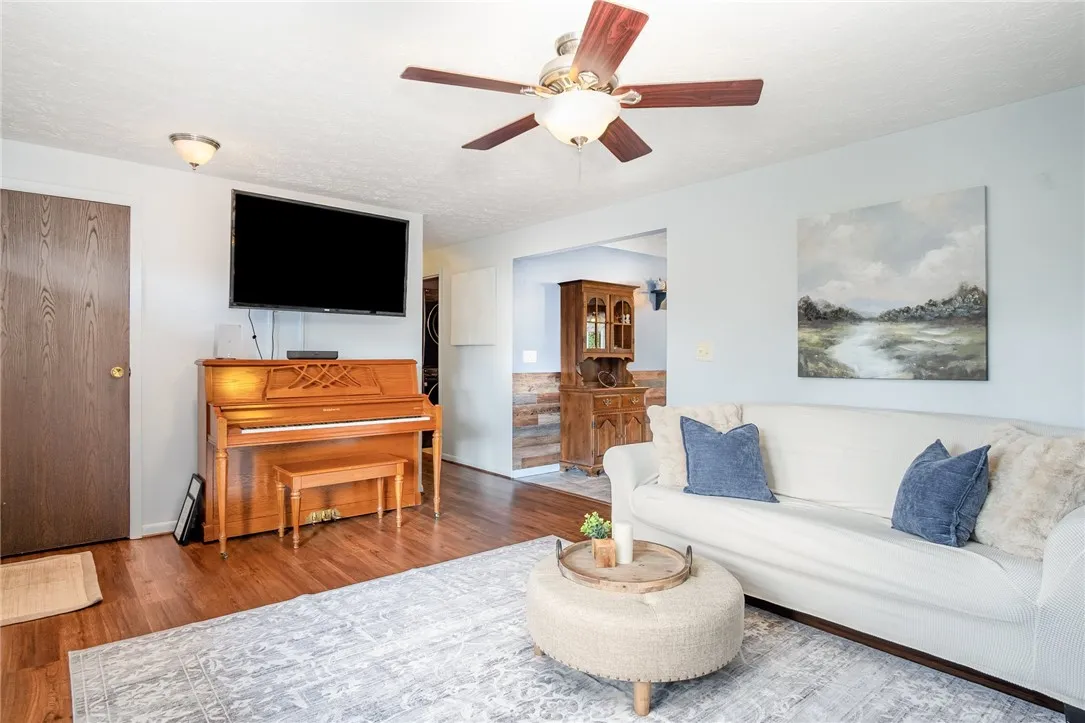 80 Alecia Dr, Greece, New York 14626, Greece, New York 14626, 3 Bedrooms Bedrooms, 6 Rooms Rooms,1 BathroomBathrooms,Residential,Closed,80 Alecia Dr, Greece, New York 14626,0,R1642732