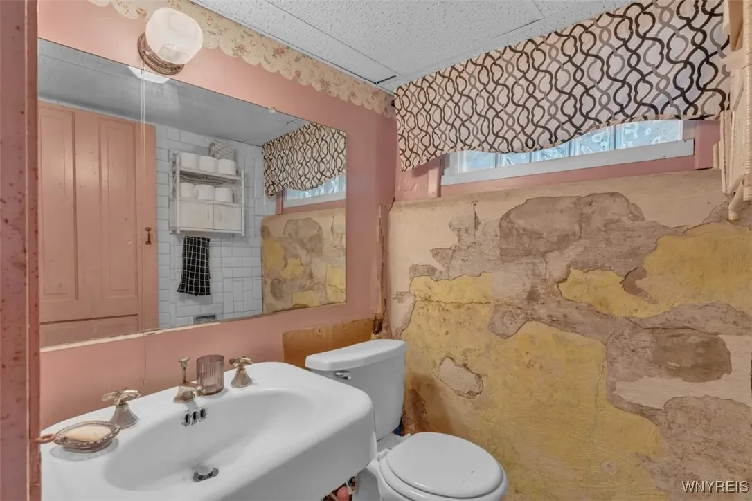 279 Hamilton Boulevard, Tonawanda, New York 14217, Tonawanda, New York 14217, 3 Bedrooms Bedrooms, 6 Rooms Rooms,1 BathroomBathrooms,Residential,For Sale,279 Hamilton Boulevard, Tonawanda, New York 14217,0,B1643722