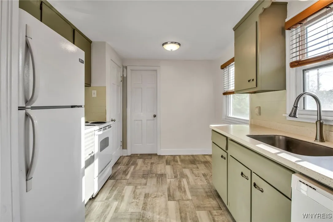 2349 Kensington Avenue, Amherst, New York 14226, Amherst, New York 14226, 3 Bedrooms Bedrooms, 6 Rooms Rooms,1 BathroomBathrooms,Residential,For Sale,2349 Kensington Avenue, Amherst, New York 14226,0,B1643819