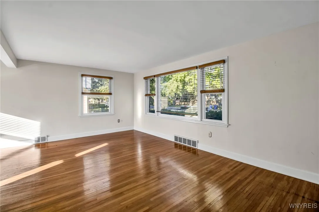 2349 Kensington Avenue, Amherst, New York 14226, Amherst, New York 14226, 3 Bedrooms Bedrooms, 6 Rooms Rooms,1 BathroomBathrooms,Residential,For Sale,2349 Kensington Avenue, Amherst, New York 14226,0,B1643819