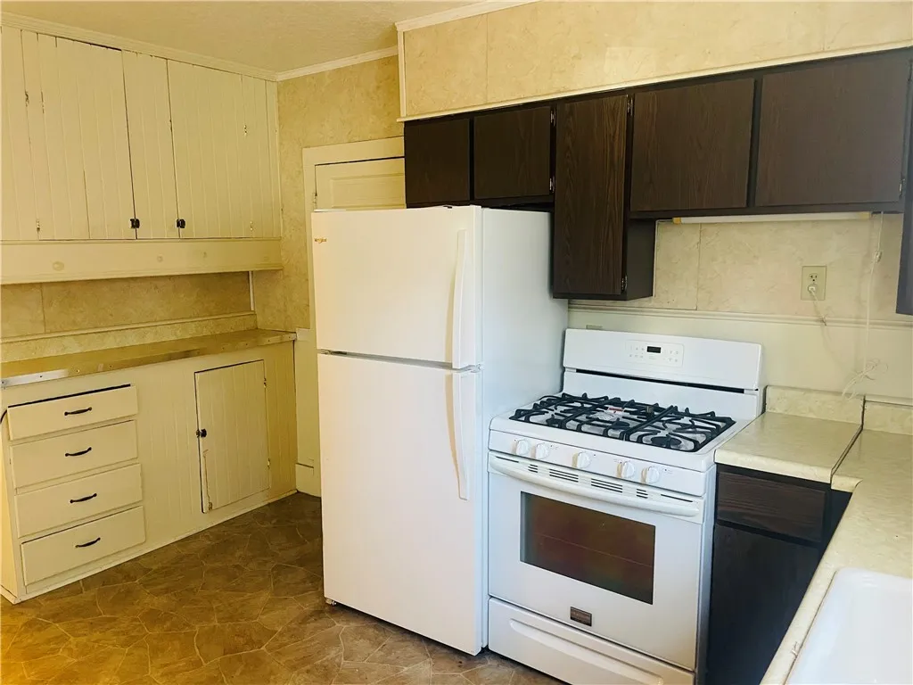 46 Glen Avenue, Hornell, New York 14843, Hornell, New York 14843, 2 Bedrooms Bedrooms, 8 Rooms Rooms,1 BathroomBathrooms,Residential,Closed,46 Glen Avenue, Hornell, New York 14843,0,R1643918