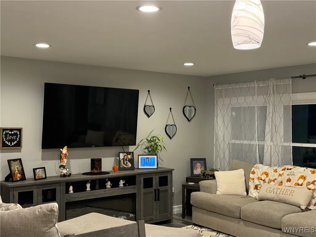 542 Lynbrook Avenue, Tonawanda, New York 14150, Tonawanda, New York 14150, 3 Bedrooms Bedrooms, 7 Rooms Rooms,1 BathroomBathrooms,Residential,For Sale,542 Lynbrook Avenue, Tonawanda, New York 14150,0,B1643901