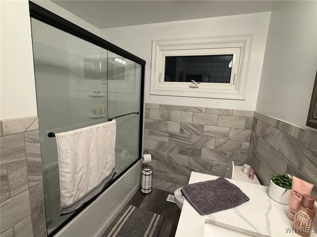 542 Lynbrook Avenue, Tonawanda, New York 14150, Tonawanda, New York 14150, 3 Bedrooms Bedrooms, 7 Rooms Rooms,1 BathroomBathrooms,Residential,For Sale,542 Lynbrook Avenue, Tonawanda, New York 14150,0,B1643901