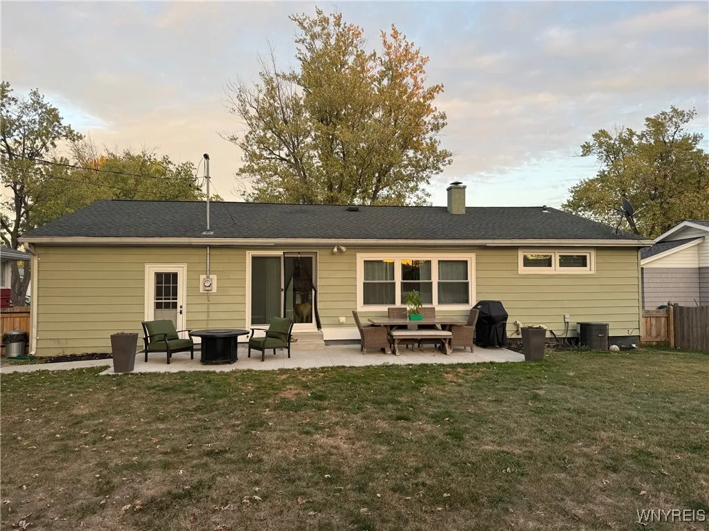 542 Lynbrook Avenue, Tonawanda, New York 14150, Tonawanda, New York 14150, 3 Bedrooms Bedrooms, 7 Rooms Rooms,1 BathroomBathrooms,Residential,For Sale,542 Lynbrook Avenue, Tonawanda, New York 14150,0,B1643901