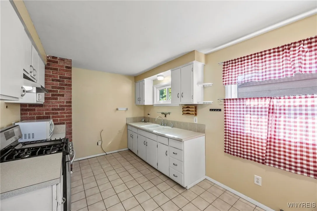 213 Brighton Road, Tonawanda, New York 14150, Tonawanda, New York 14150, 3 Bedrooms Bedrooms, 5 Rooms Rooms,1 BathroomBathrooms,Residential,For Sale,213 Brighton Road, Tonawanda, New York 14150,0,B1643949