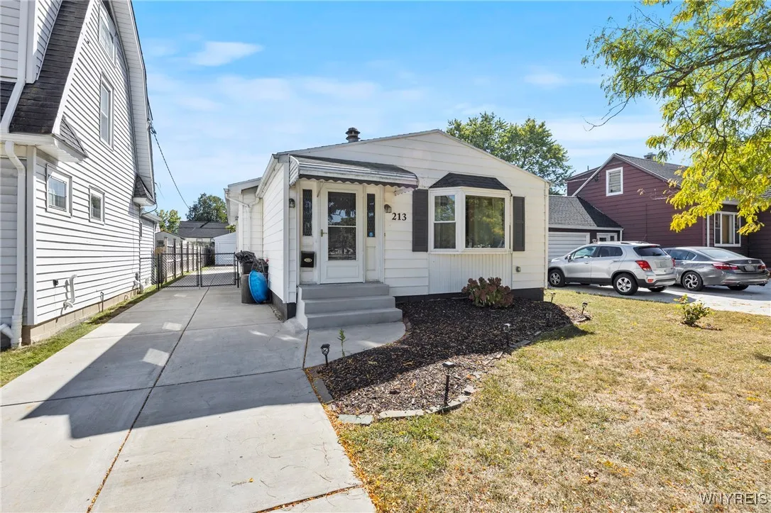213 Brighton Road, Tonawanda, New York 14150, Tonawanda, New York 14150, 3 Bedrooms Bedrooms, 5 Rooms Rooms,1 BathroomBathrooms,Residential,For Sale,213 Brighton Road, Tonawanda, New York 14150,0,B1643949