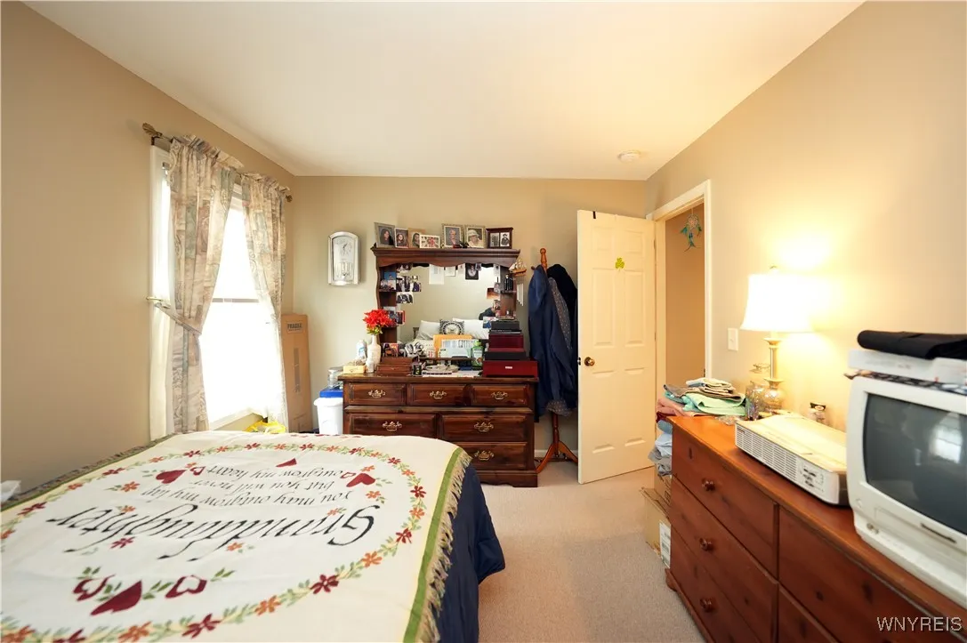 9 Winfield Drive, West Seneca, New York 14224, West Seneca, New York 14224, 2 Bedrooms Bedrooms, 7 Rooms Rooms,2 BathroomsBathrooms,Residential,For Sale,9 Winfield Drive, West Seneca, New York 14224,0,B1643585