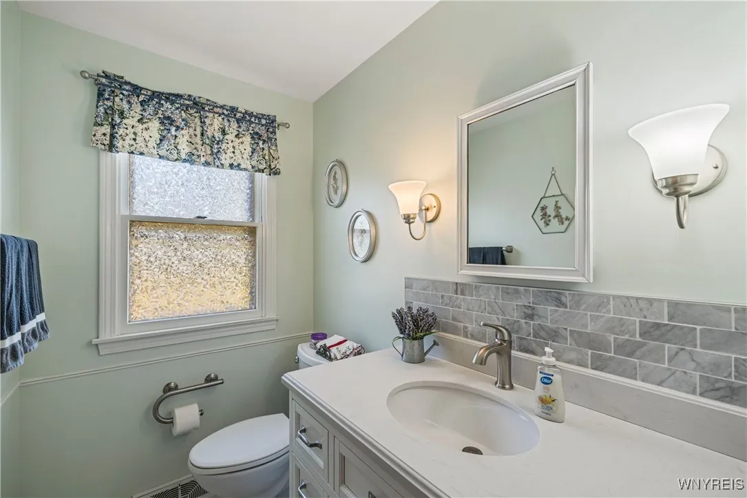 139 Presidents, Amherst, New York 14221, Amherst, New York 14221, 4 Bedrooms Bedrooms, 7 Rooms Rooms,2 BathroomsBathrooms,Residential,For Sale,139 Presidents, Amherst, New York 14221,0,B1643875