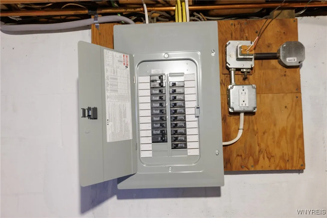 99 Margaret Road, Amherst, New York 14226, Amherst, New York 14226, 3 Bedrooms Bedrooms, 5 Rooms Rooms,2 BathroomsBathrooms,Residential,Closed,99 Margaret Road, Amherst, New York 14226,0,B1643966