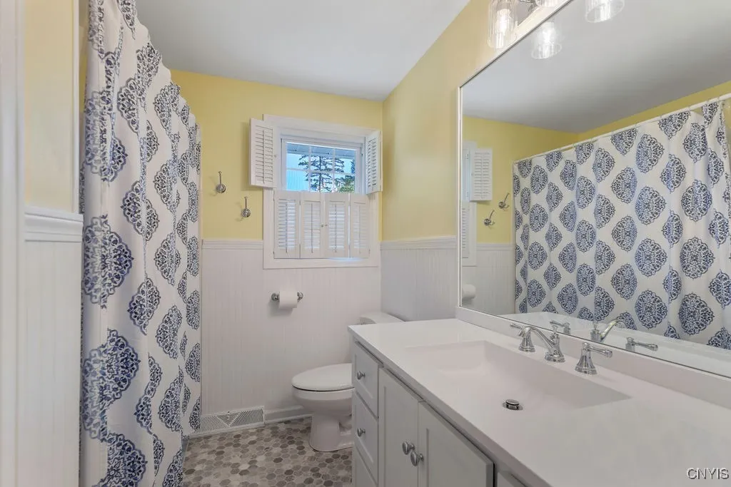 4844 Pembroke Drive, Manlius, New York 13104, Manlius, New York 13104, 4 Bedrooms Bedrooms, 8 Rooms Rooms,2 BathroomsBathrooms,Residential,Closed,4844 Pembroke Drive, Manlius, New York 13104,0,S1643793