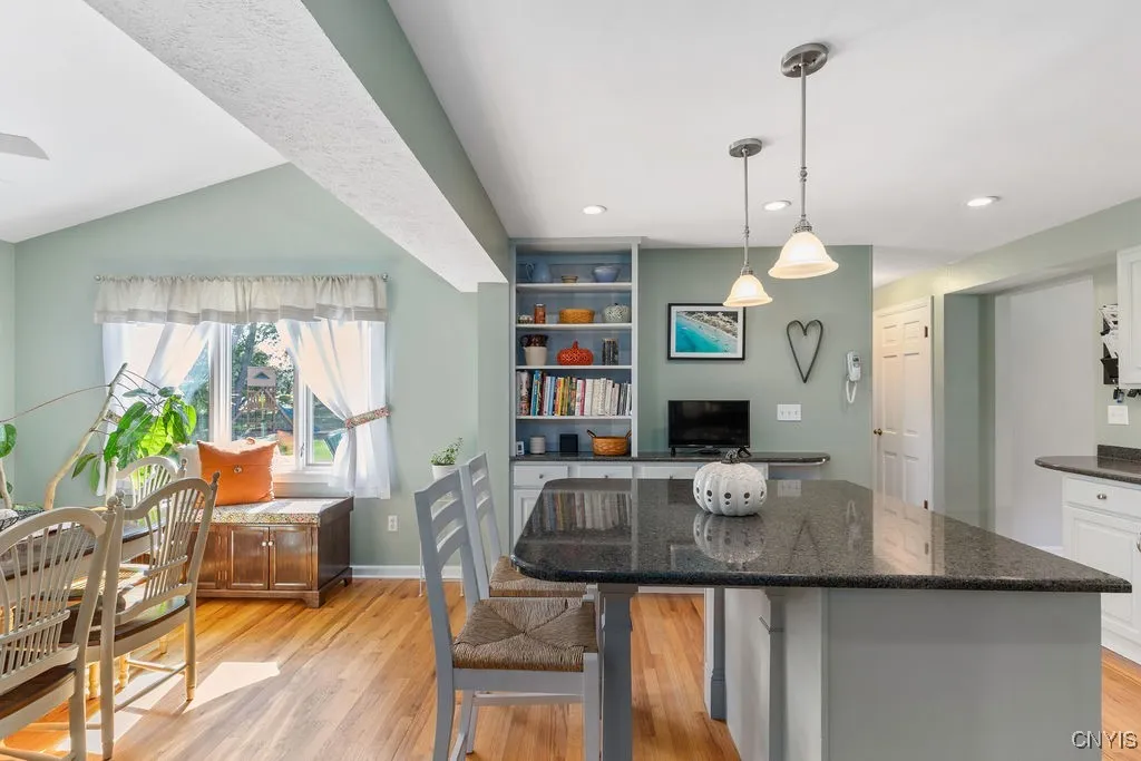 4844 Pembroke Drive, Manlius, New York 13104, Manlius, New York 13104, 4 Bedrooms Bedrooms, 8 Rooms Rooms,2 BathroomsBathrooms,Residential,Closed,4844 Pembroke Drive, Manlius, New York 13104,0,S1643793