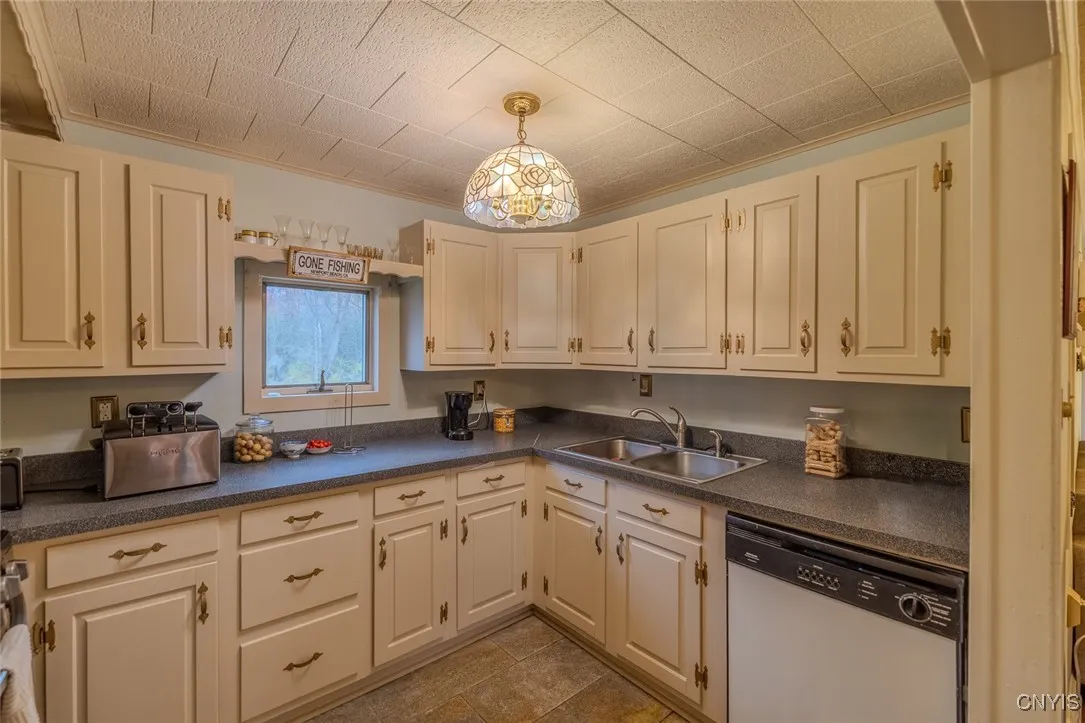 6587 Evans Road, Rome, New York 13440, Rome, New York 13440, 3 Bedrooms Bedrooms, 7 Rooms Rooms,1 BathroomBathrooms,Residential,For Sale,6587 Evans Road, Rome, New York 13440,0,S1643852