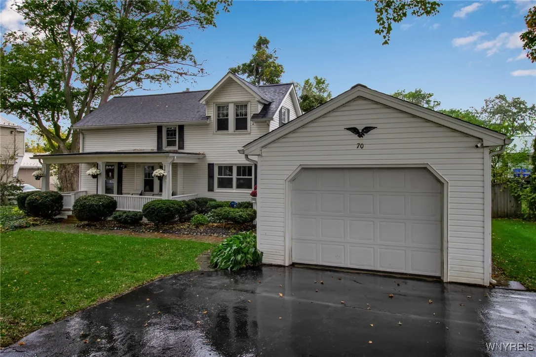 70 South Davis Street, Orchard Park, New York 1412, Orchard Park, New York 14127, 2 Bedrooms Bedrooms, 8 Rooms Rooms,2 BathroomsBathrooms,Residential,For Sale,70 South Davis Street, Orchard Park, New York 1412,0,B1643893