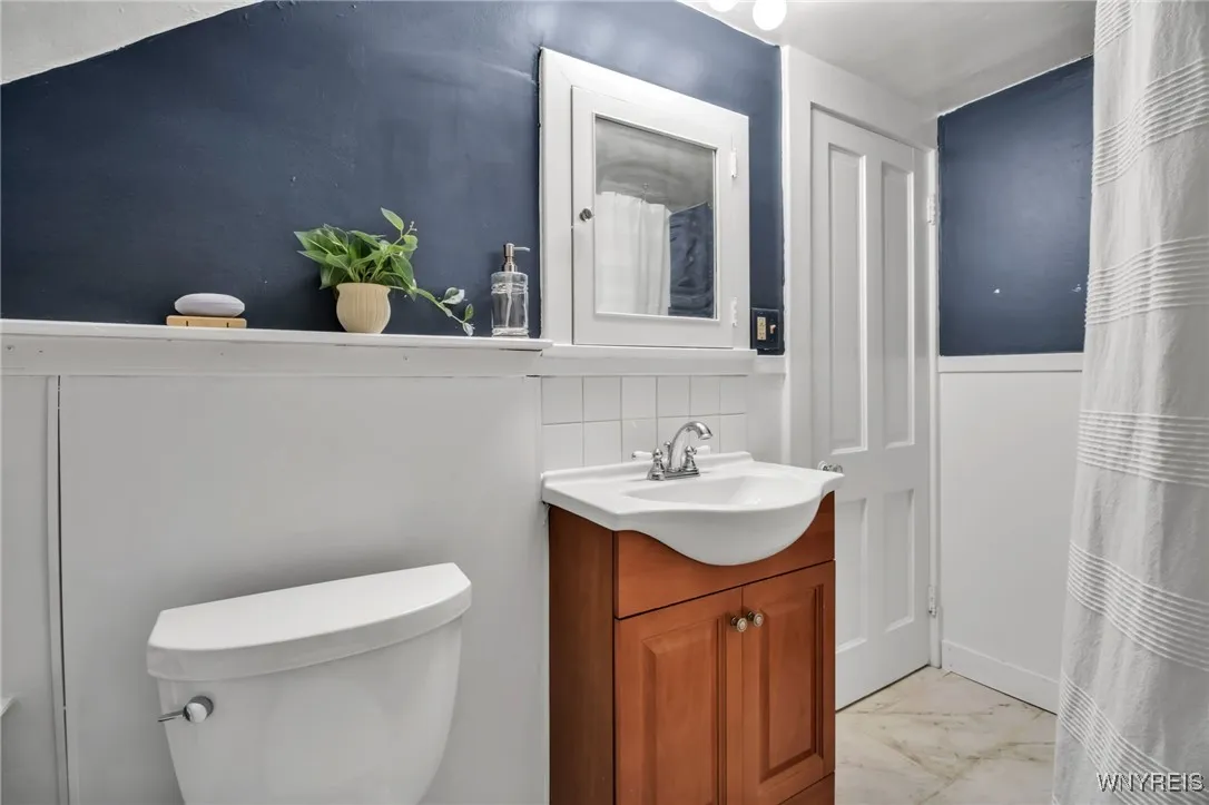 70 South Davis Street, Orchard Park, New York 1412, Orchard Park, New York 14127, 2 Bedrooms Bedrooms, 8 Rooms Rooms,2 BathroomsBathrooms,Residential,For Sale,70 South Davis Street, Orchard Park, New York 1412,0,B1643893