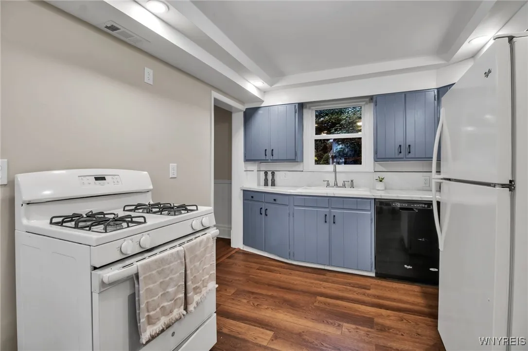 70 South Davis Street, Orchard Park, New York 1412, Orchard Park, New York 14127, 2 Bedrooms Bedrooms, 8 Rooms Rooms,2 BathroomsBathrooms,Residential,For Sale,70 South Davis Street, Orchard Park, New York 1412,0,B1643893