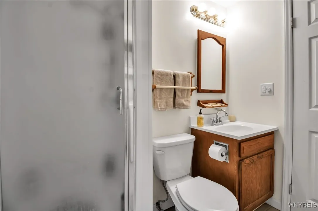 70 South Davis Street, Orchard Park, New York 1412, Orchard Park, New York 14127, 2 Bedrooms Bedrooms, 8 Rooms Rooms,2 BathroomsBathrooms,Residential,For Sale,70 South Davis Street, Orchard Park, New York 1412,0,B1643893