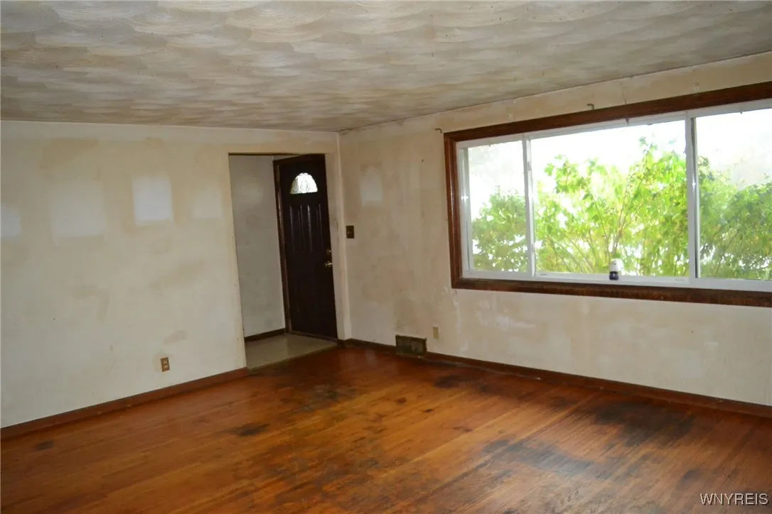 352 Two Mile Creek Road, Tonawanda, New York 14150, Tonawanda, New York 14150, 3 Bedrooms Bedrooms, 5 Rooms Rooms,1 BathroomBathrooms,Residential,Closed,352 Two Mile Creek Road, Tonawanda, New York 14150,0,B1644013