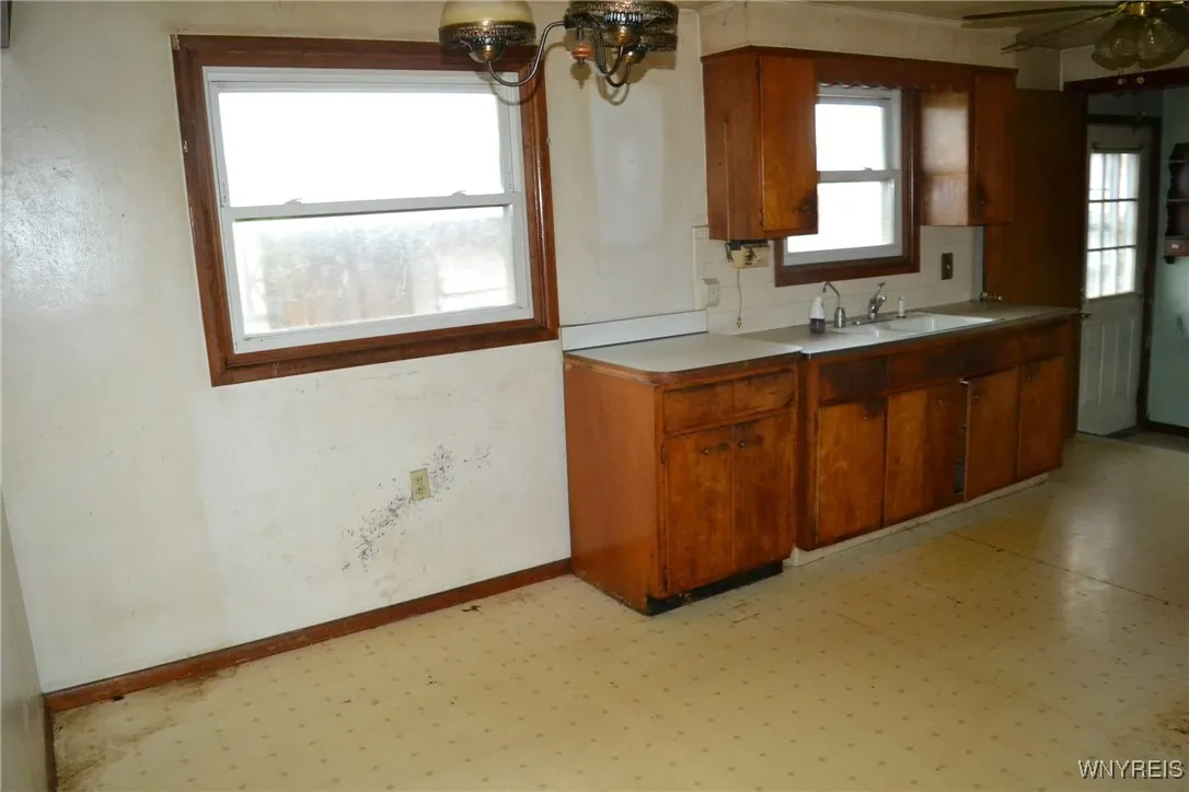 352 Two Mile Creek Road, Tonawanda, New York 14150, Tonawanda, New York 14150, 3 Bedrooms Bedrooms, 5 Rooms Rooms,1 BathroomBathrooms,Residential,Closed,352 Two Mile Creek Road, Tonawanda, New York 14150,0,B1644013