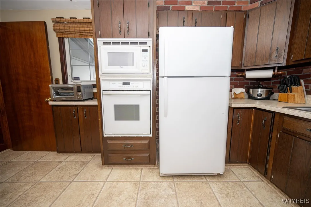 25 North Covington Drive, West Seneca, New York 14, West Seneca, New York 14220, 3 Bedrooms Bedrooms, 9 Rooms Rooms,1 BathroomBathrooms,Residential,For Sale,25 North Covington Drive, West Seneca, New York 14,0,B1643639