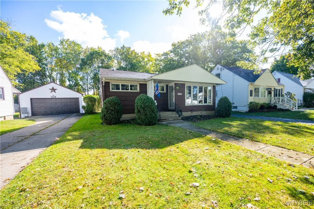 25 North Covington Drive, West Seneca, New York 14, West Seneca, New York 14220, 3 Bedrooms Bedrooms, 9 Rooms Rooms,1 BathroomBathrooms,Residential,For Sale,25 North Covington Drive, West Seneca, New York 14,0,B1643639