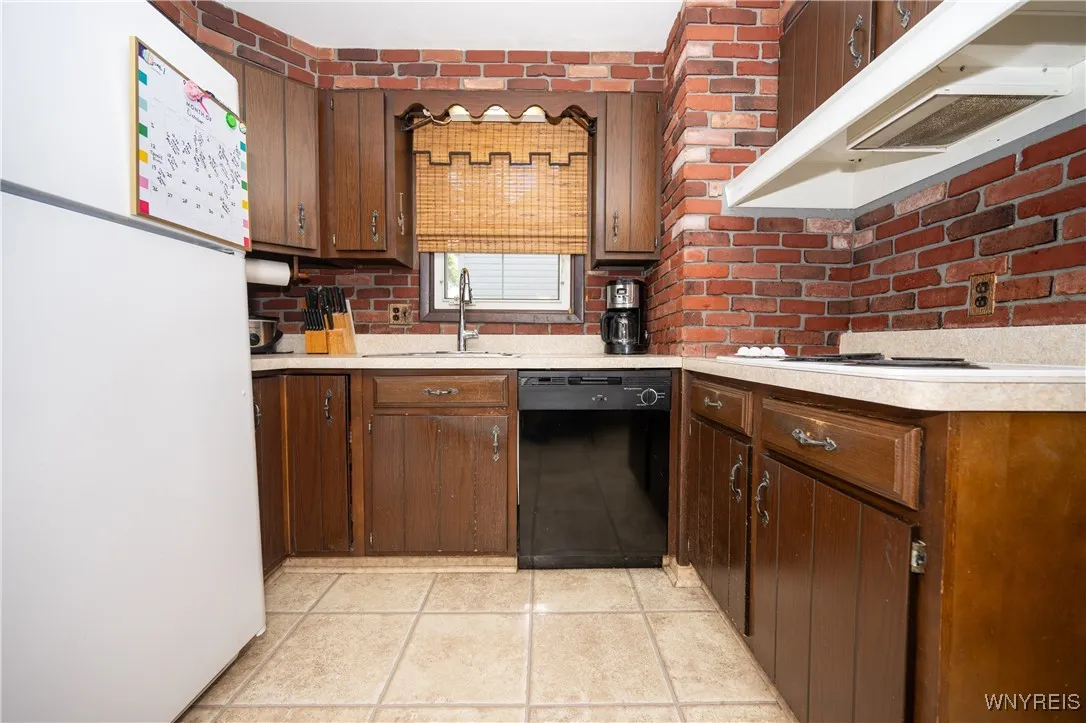 25 North Covington Drive, West Seneca, New York 14, West Seneca, New York 14220, 3 Bedrooms Bedrooms, 9 Rooms Rooms,1 BathroomBathrooms,Residential,For Sale,25 North Covington Drive, West Seneca, New York 14,0,B1643639