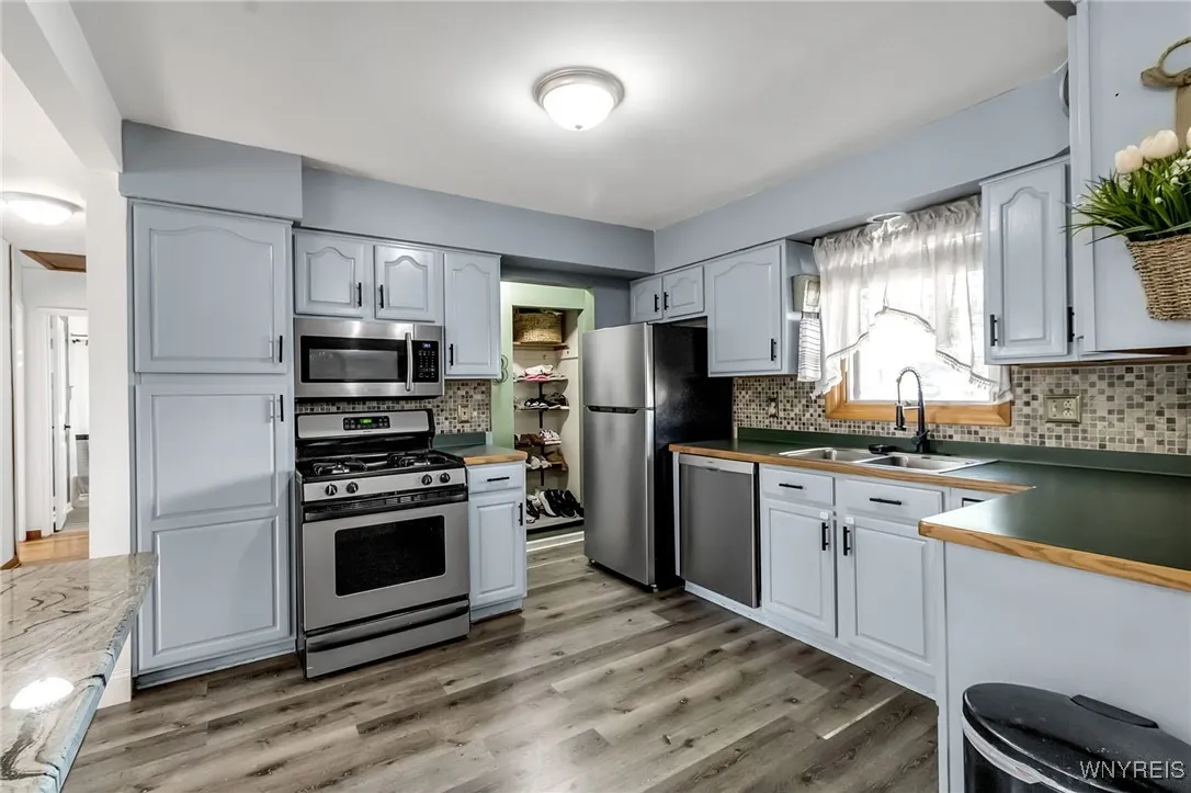 27 Rogers Drive, Cheektowaga, New York 14043, Cheektowaga, New York 14043, 3 Bedrooms Bedrooms, 6 Rooms Rooms,2 BathroomsBathrooms,Residential,Closed,27 Rogers Drive, Cheektowaga, New York 14043,0,B1643988