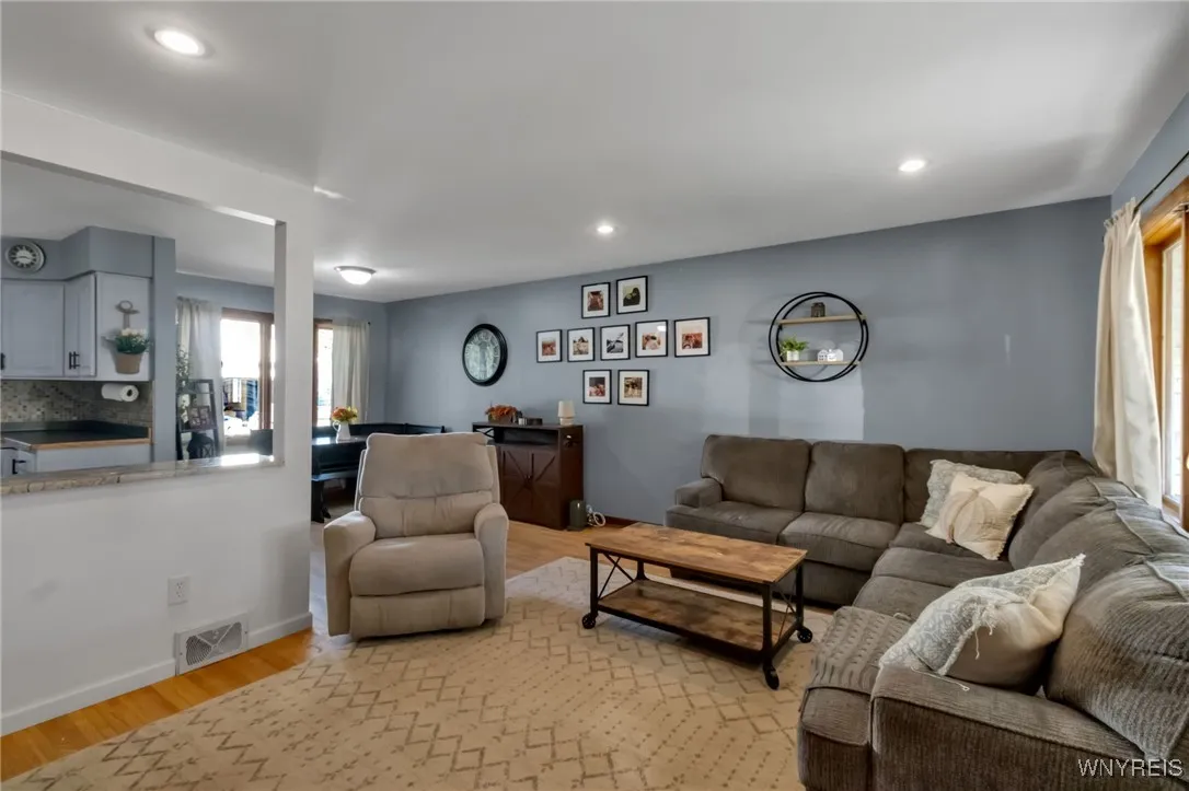 27 Rogers Drive, Cheektowaga, New York 14043, Cheektowaga, New York 14043, 3 Bedrooms Bedrooms, 6 Rooms Rooms,2 BathroomsBathrooms,Residential,Closed,27 Rogers Drive, Cheektowaga, New York 14043,0,B1643988