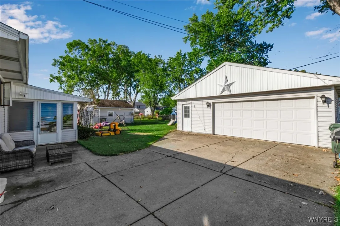 27 Rogers Drive, Cheektowaga, New York 14043, Cheektowaga, New York 14043, 3 Bedrooms Bedrooms, 6 Rooms Rooms,2 BathroomsBathrooms,Residential,Closed,27 Rogers Drive, Cheektowaga, New York 14043,0,B1643988
