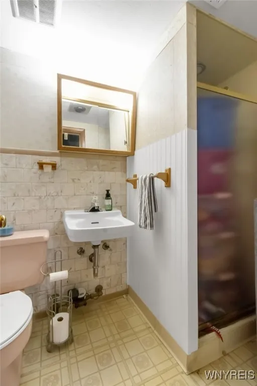 27 Rogers Drive, Cheektowaga, New York 14043, Cheektowaga, New York 14043, 3 Bedrooms Bedrooms, 6 Rooms Rooms,2 BathroomsBathrooms,Residential,Closed,27 Rogers Drive, Cheektowaga, New York 14043,0,B1643988