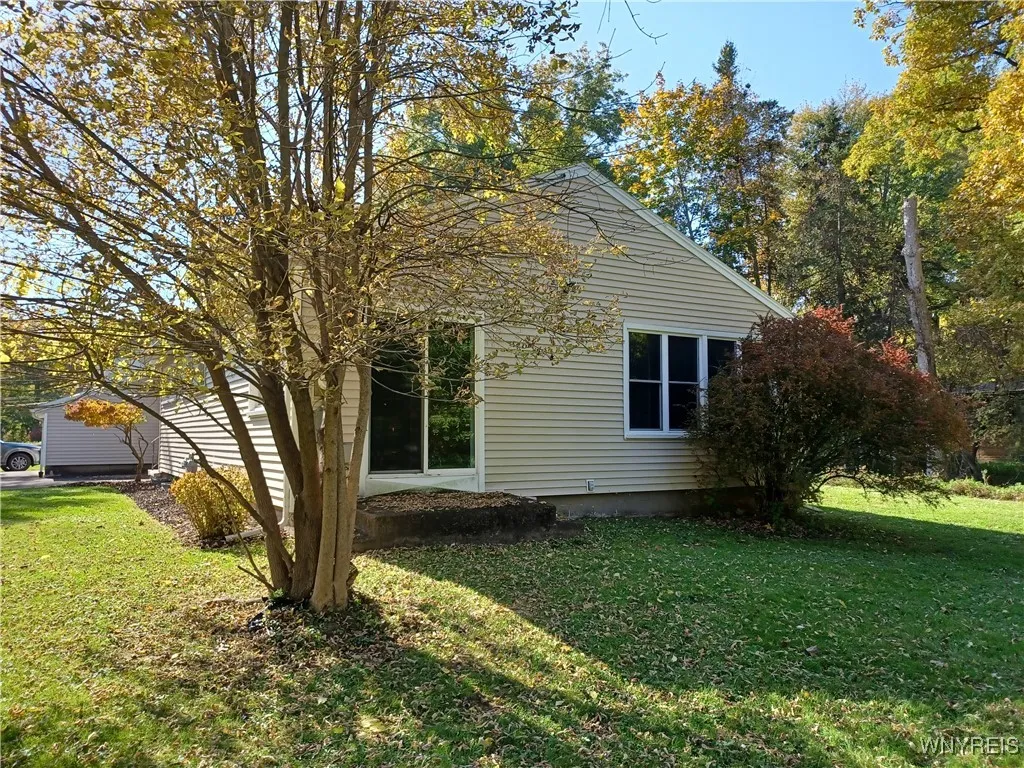 31 Bastian Road, Brighton, New York 14623, Brighton, New York 14623, 3 Bedrooms Bedrooms, 8 Rooms Rooms,1 BathroomBathrooms,Residential Lease,For Rent,31 Bastian Road, Brighton, New York 14623,0,B1644076