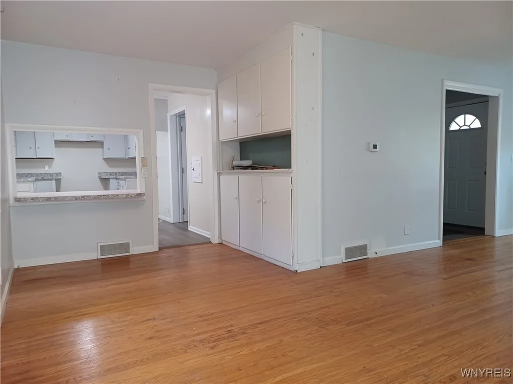 31 Bastian Road, Brighton, New York 14623, Brighton, New York 14623, 3 Bedrooms Bedrooms, 8 Rooms Rooms,1 BathroomBathrooms,Residential Lease,For Rent,31 Bastian Road, Brighton, New York 14623,0,B1644076