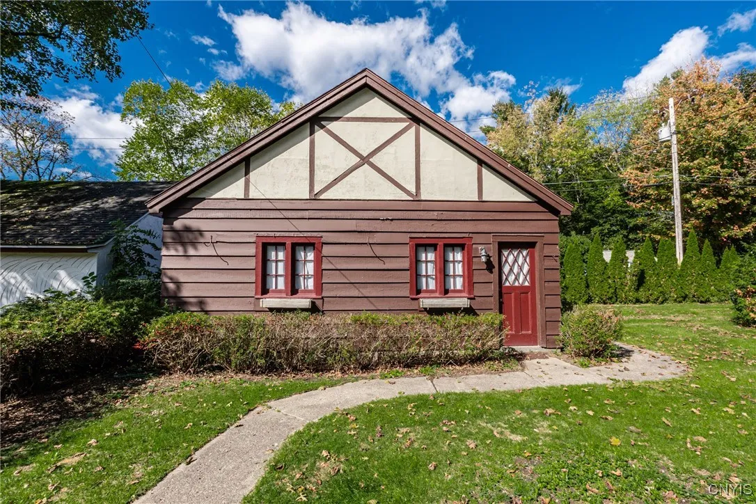 1503 North George Street, Rome, New York 13440, Rome, New York 13440, 4 Bedrooms Bedrooms, 9 Rooms Rooms,1 BathroomBathrooms,Residential,For Sale,1503 North George Street, Rome, New York 13440,0,S1642838