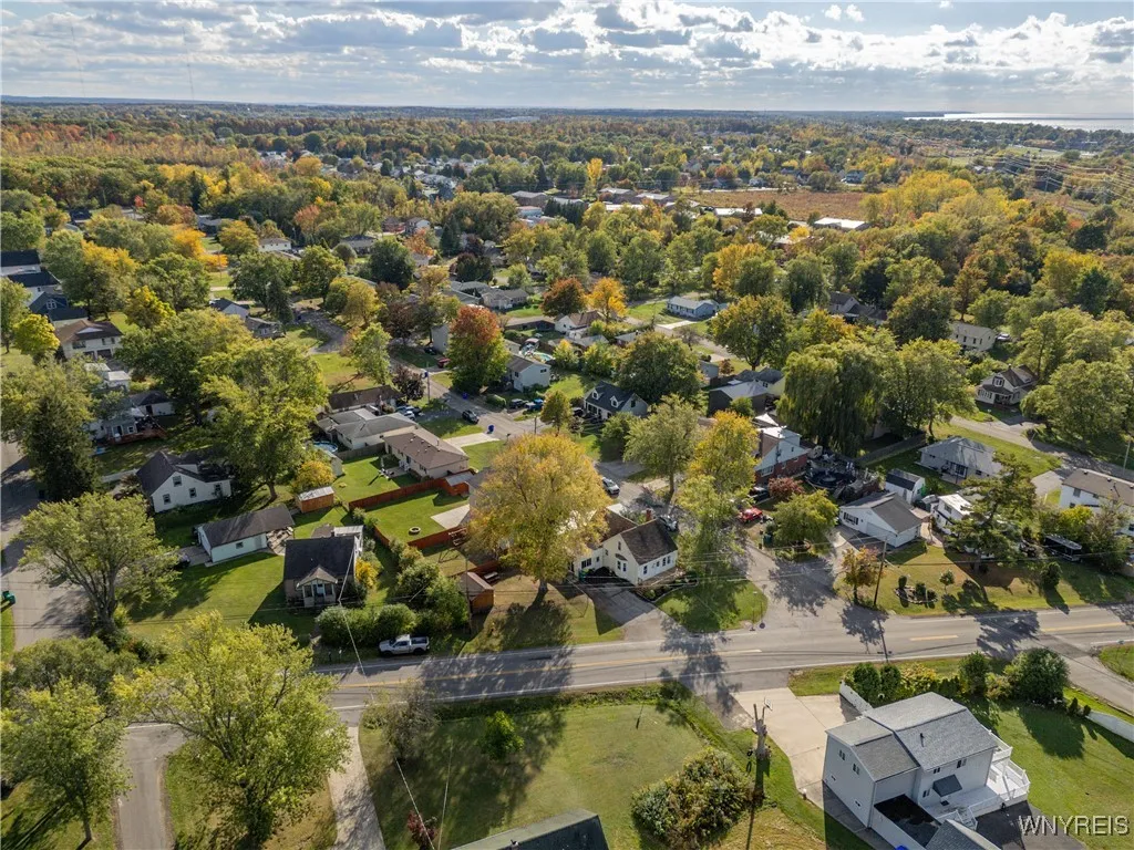 4096 Bayview Road, Hamburg, New York 14219, Hamburg, New York 14219, 3 Bedrooms Bedrooms, 7 Rooms Rooms,1 BathroomBathrooms,Residential,For Sale,4096 Bayview Road, Hamburg, New York 14219,0,B1643876