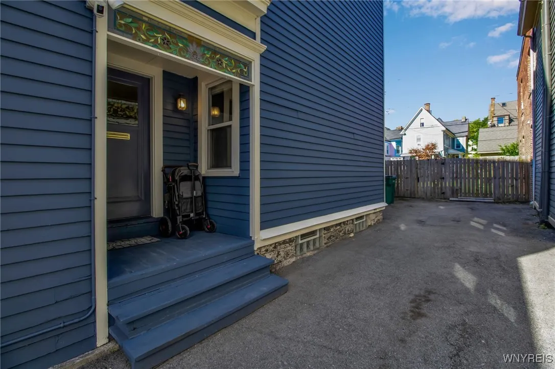 364 Hudson Street, Buffalo, New York 14201, Buffalo, New York 14201, 5 Bedrooms Bedrooms, ,2 BathroomsBathrooms,Residential,For Sale,364 Hudson Street, Buffalo, New York 14201,0,B1642900