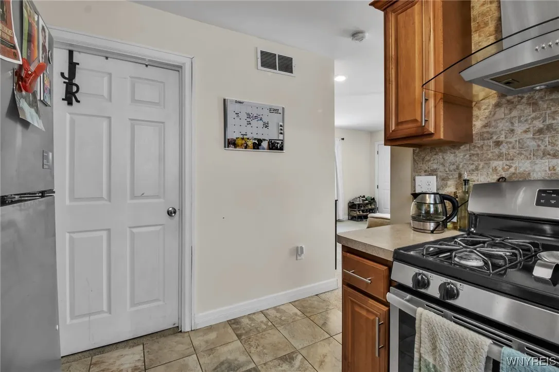 364 Hudson Street, Buffalo, New York 14201, Buffalo, New York 14201, 5 Bedrooms Bedrooms, ,2 BathroomsBathrooms,Residential,For Sale,364 Hudson Street, Buffalo, New York 14201,0,B1642900