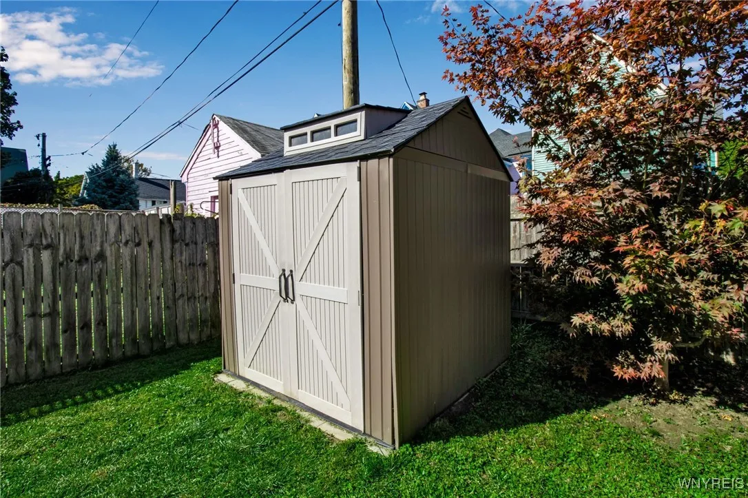 364 Hudson Street, Buffalo, New York 14201, Buffalo, New York 14201, 5 Bedrooms Bedrooms, ,2 BathroomsBathrooms,Residential,For Sale,364 Hudson Street, Buffalo, New York 14201,0,B1642900