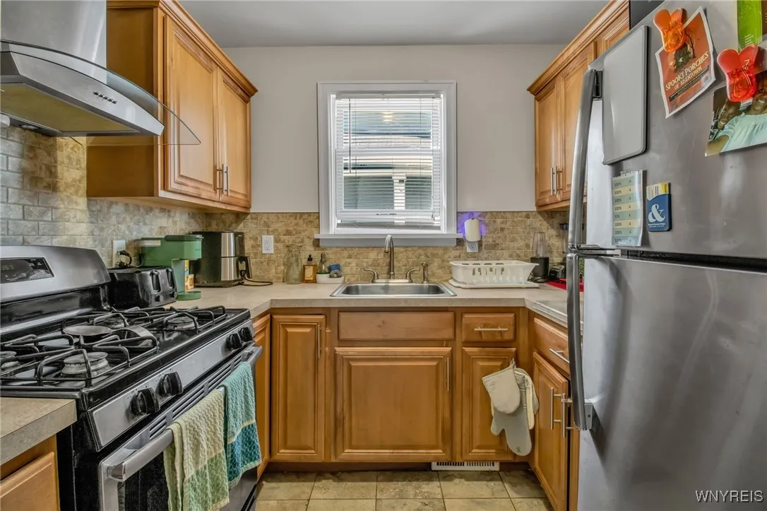 364 Hudson Street, Buffalo, New York 14201, Buffalo, New York 14201, 5 Bedrooms Bedrooms, ,2 BathroomsBathrooms,Residential,For Sale,364 Hudson Street, Buffalo, New York 14201,0,B1642900