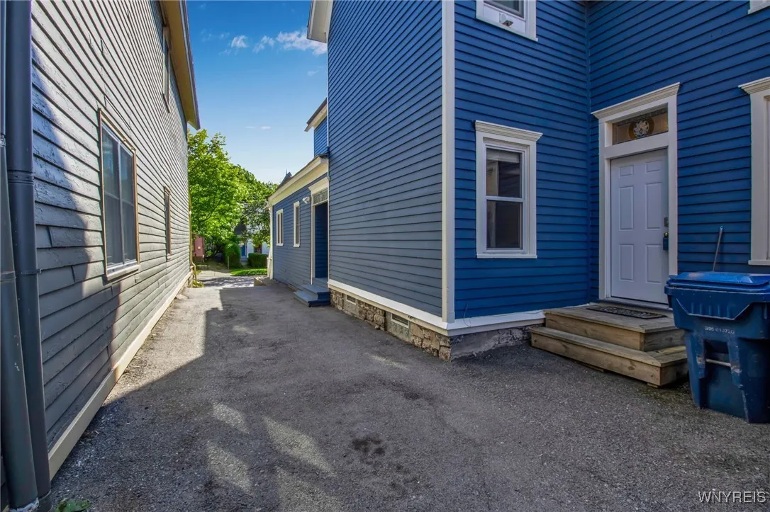 364 Hudson Street, Buffalo, New York 14201, Buffalo, New York 14201, 5 Bedrooms Bedrooms, ,2 BathroomsBathrooms,Residential,For Sale,364 Hudson Street, Buffalo, New York 14201,0,B1642900