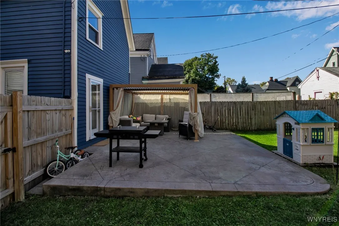 364 Hudson Street, Buffalo, New York 14201, Buffalo, New York 14201, 5 Bedrooms Bedrooms, ,2 BathroomsBathrooms,Residential,For Sale,364 Hudson Street, Buffalo, New York 14201,0,B1642900