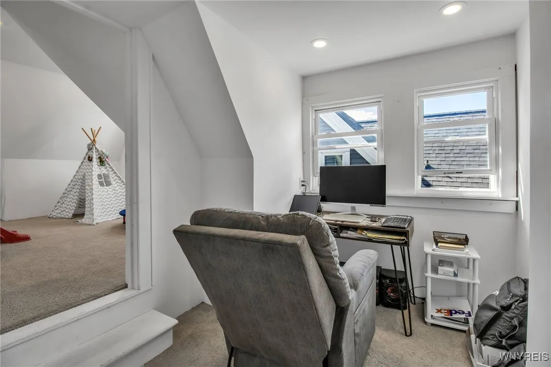 364 Hudson Street, Buffalo, New York 14201, Buffalo, New York 14201, 5 Bedrooms Bedrooms, ,2 BathroomsBathrooms,Residential,For Sale,364 Hudson Street, Buffalo, New York 14201,0,B1642900