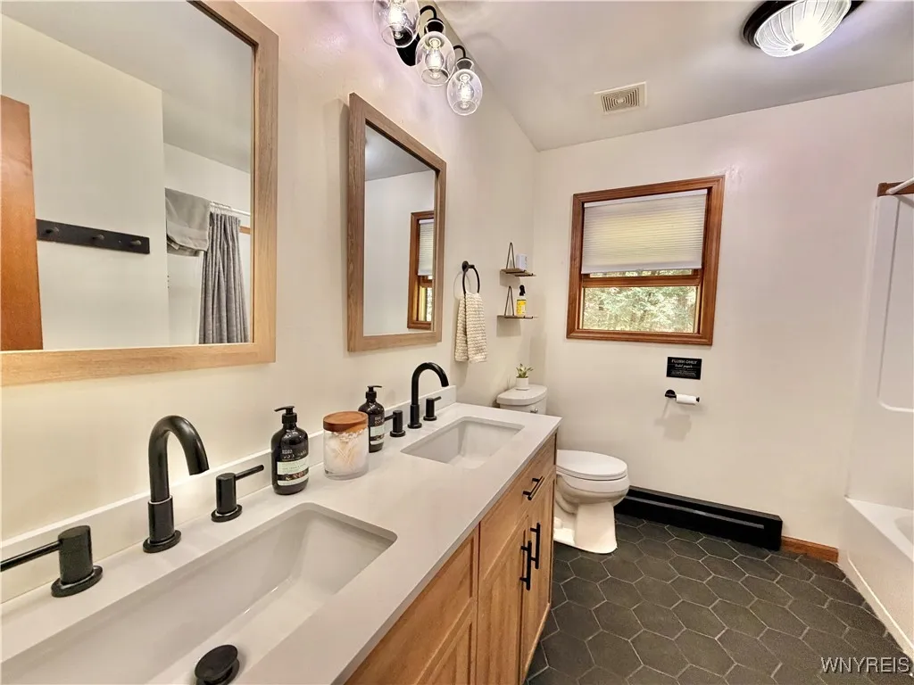 3662 Forest Hill Road, Great Valley, New York 1474, Great Valley, New York 14748, 3 Bedrooms Bedrooms, 6 Rooms Rooms,1 BathroomBathrooms,Residential,For Sale,3662 Forest Hill Road, Great Valley, New York 1474,0,B1643929