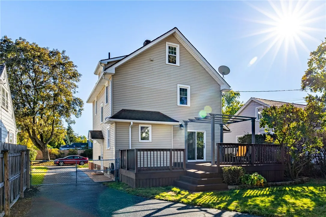 10 Chimayo Road, Irondequoit, New York 14617, Irondequoit, New York 14617, 3 Bedrooms Bedrooms, 7 Rooms Rooms,2 BathroomsBathrooms,Residential,Closed,10 Chimayo Road, Irondequoit, New York 14617,0,R1643905