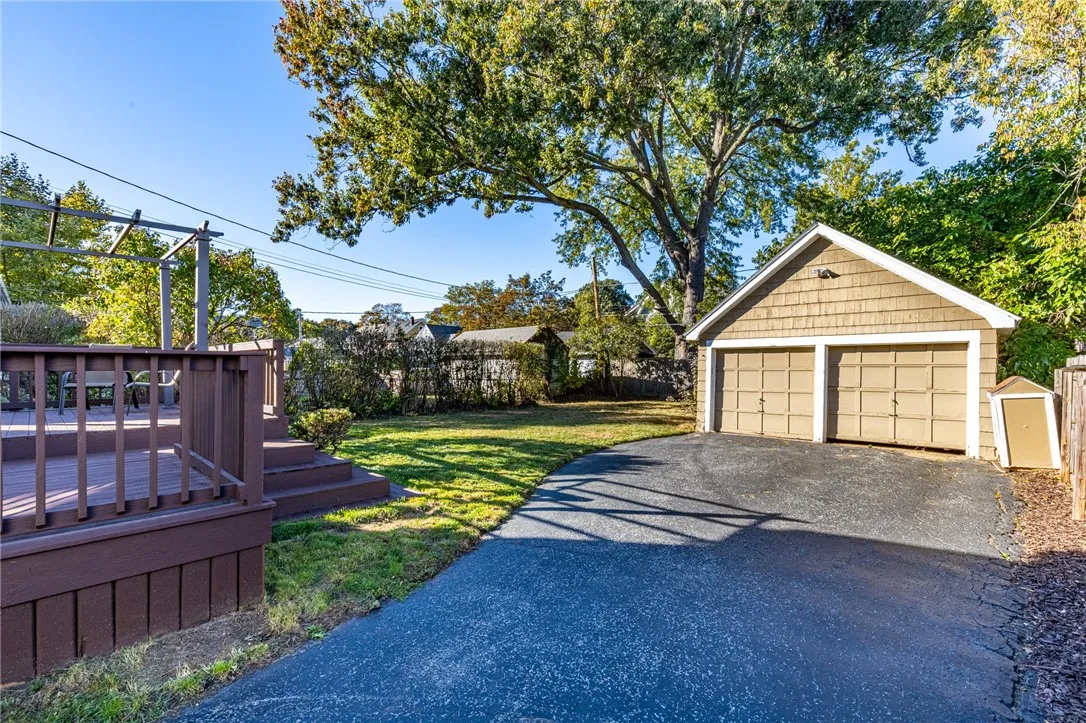 10 Chimayo Road, Irondequoit, New York 14617, Irondequoit, New York 14617, 3 Bedrooms Bedrooms, 7 Rooms Rooms,2 BathroomsBathrooms,Residential,Closed,10 Chimayo Road, Irondequoit, New York 14617,0,R1643905