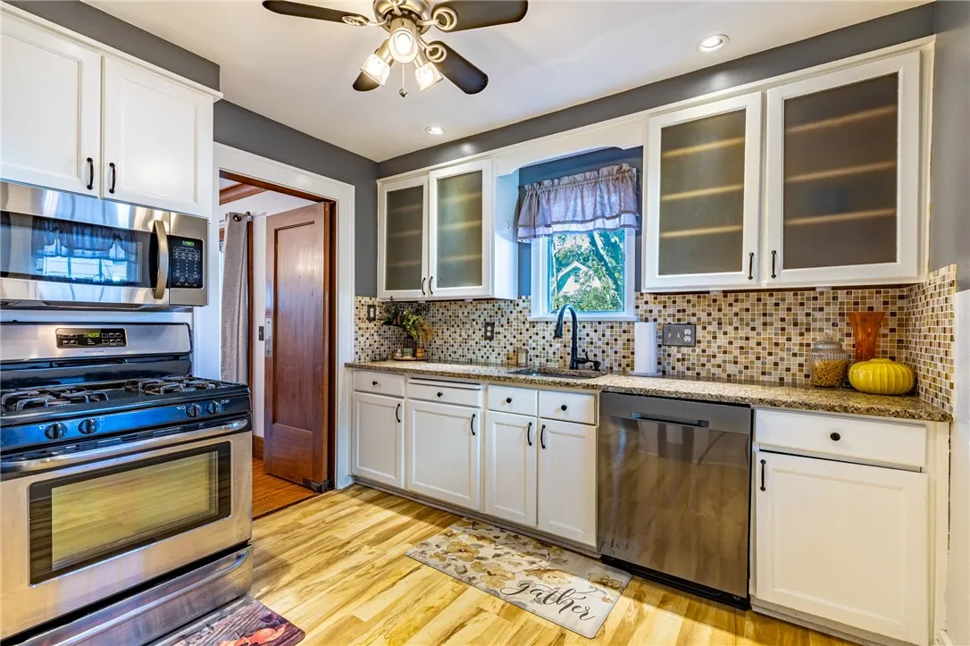 10 Chimayo Road, Irondequoit, New York 14617, Irondequoit, New York 14617, 3 Bedrooms Bedrooms, 7 Rooms Rooms,2 BathroomsBathrooms,Residential,Closed,10 Chimayo Road, Irondequoit, New York 14617,0,R1643905