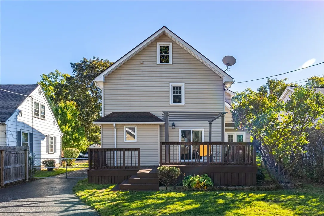 10 Chimayo Road, Irondequoit, New York 14617, Irondequoit, New York 14617, 3 Bedrooms Bedrooms, 7 Rooms Rooms,2 BathroomsBathrooms,Residential,Closed,10 Chimayo Road, Irondequoit, New York 14617,0,R1643905