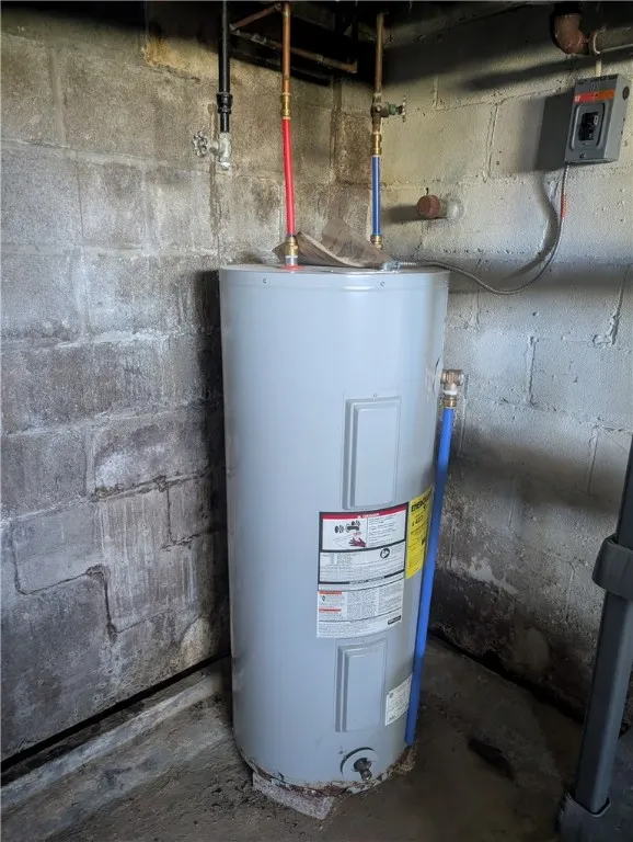 28 Rosedale Avenue, Bradford City, Pennsylvania 16, Bradford City, Pennsylvania 16701, 2 Bedrooms Bedrooms, 6 Rooms Rooms,1 BathroomBathrooms,Residential,For Sale,28 Rosedale Avenue, Bradford City, Pennsylvania 16,0,R1644144